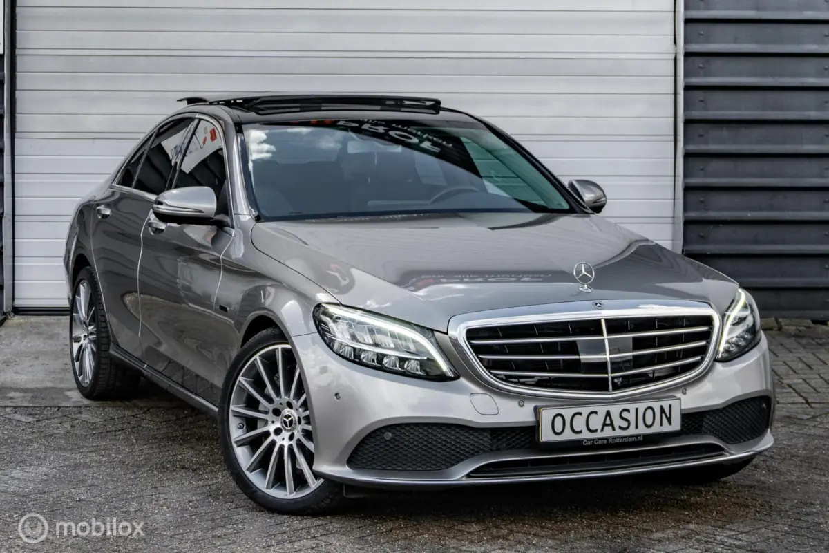 300 e Premium Plus Pack|Panorama dak|360° camera|Apple Carplay
