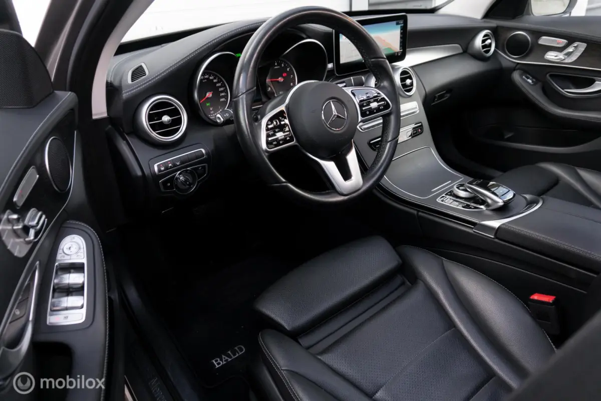 300 e Premium Plus Pack|Panorama dak|360° camera|Apple Carplay