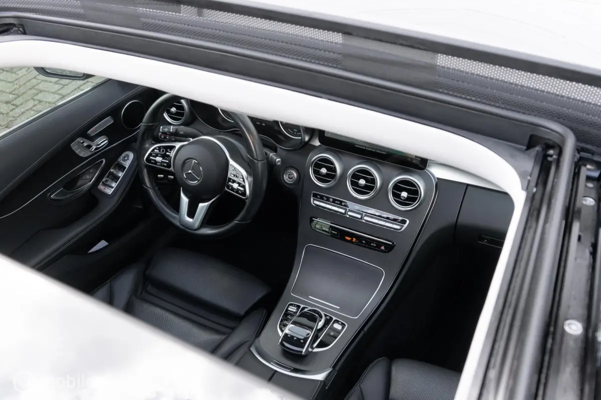 300 e Premium Plus Pack|Panorama dak|360° camera|Apple Carplay