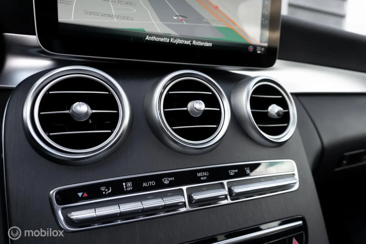 300 e Premium Plus Pack|Panorama dak|360° camera|Apple Carplay