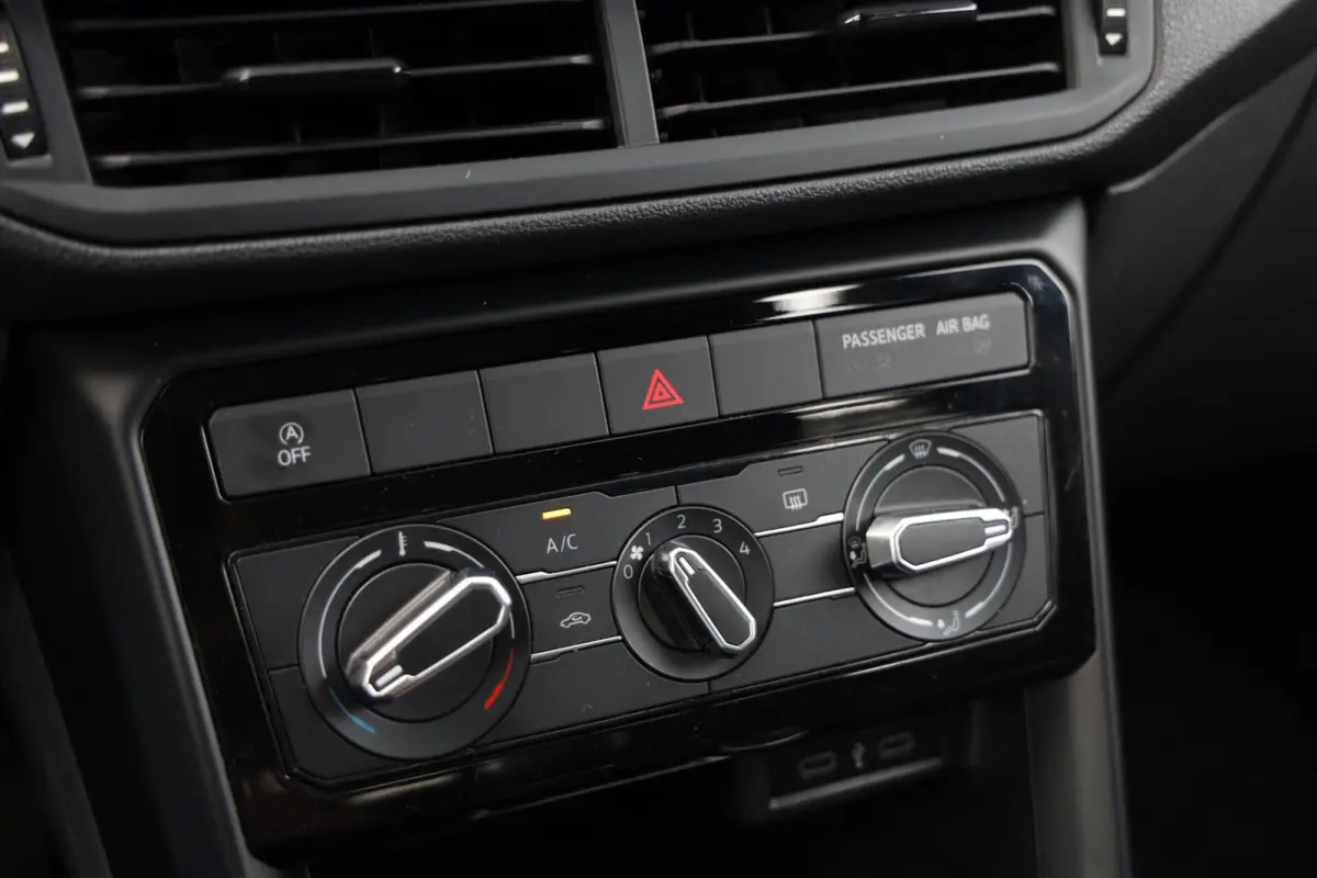 1.0 TSI 95pk Life Navigatie Airco Adaptieve Cruise 16 inch DAB+ CarPlay NL-Auto