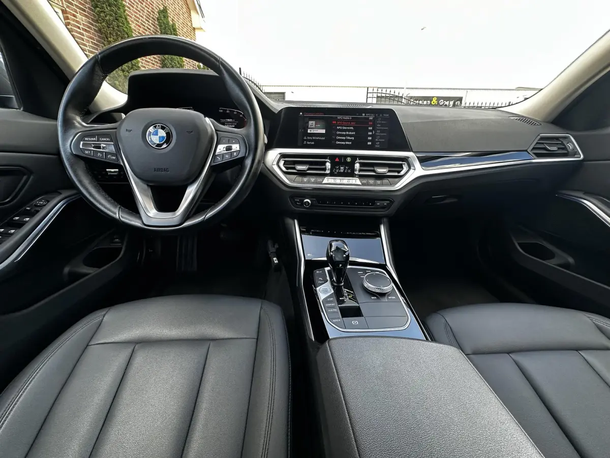 320i Leder|Camera|Sfeer|AdapLed