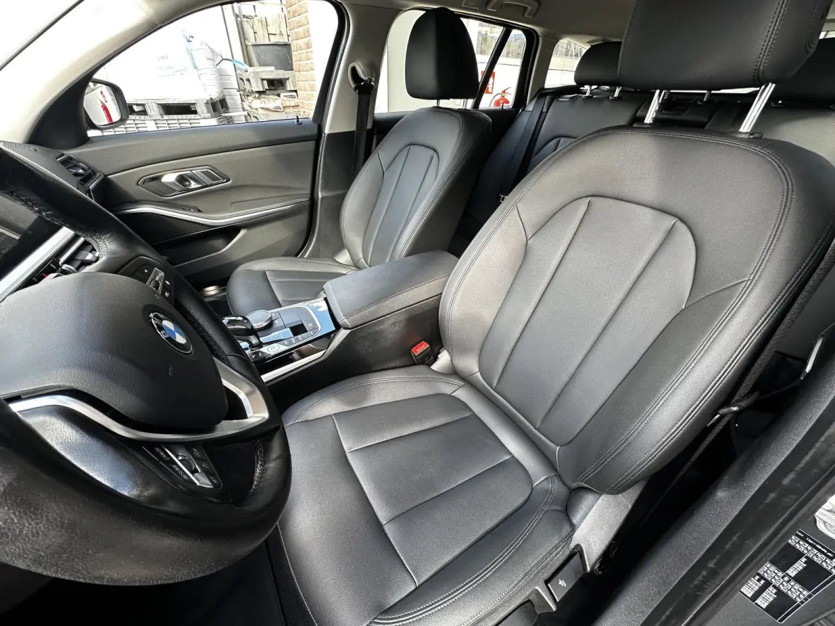 320i Leder|Camera|Sfeer|AdapLed
