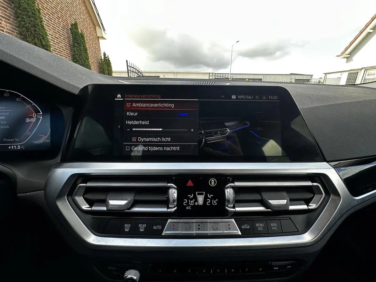320i Leder|Camera|Sfeer|AdapLed