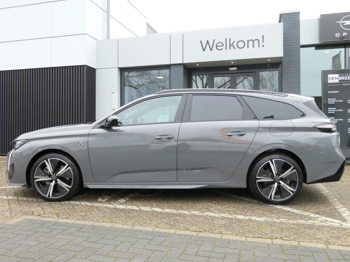 1.6 Plug-in Hybrid 225 GT | Black Pack | LMV 18'' | Camera