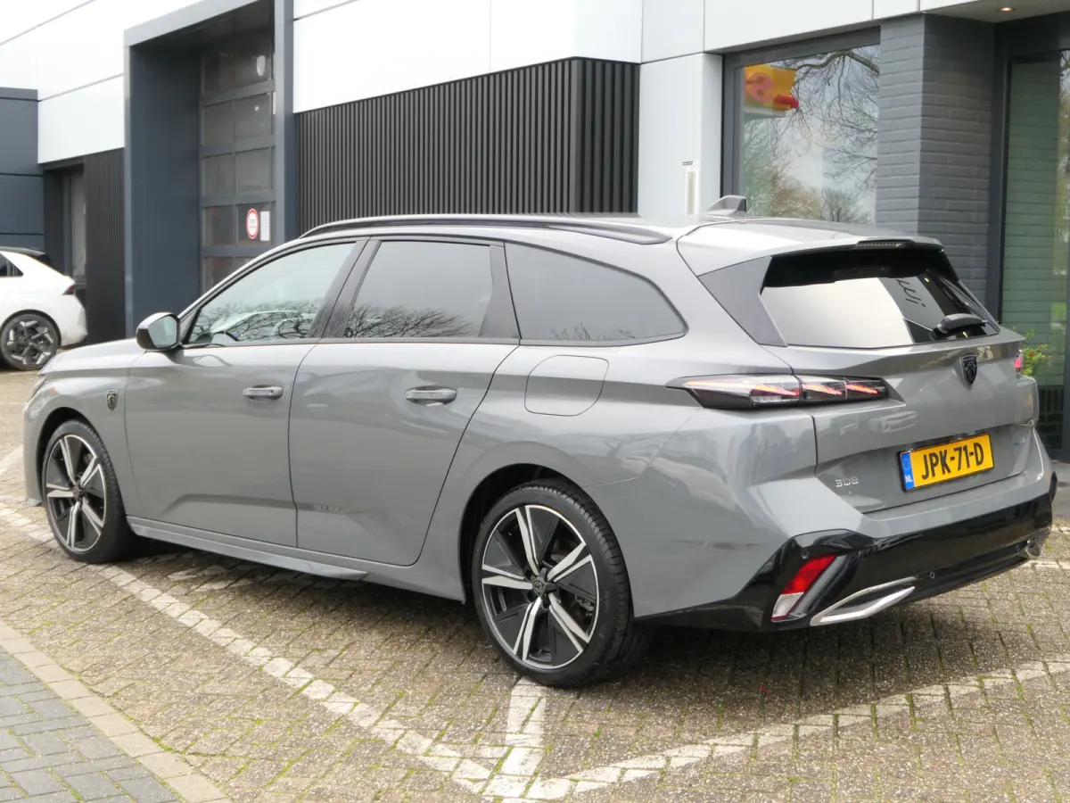 1.6 Plug-in Hybrid 225 GT | Black Pack | LMV 18'' | Camera