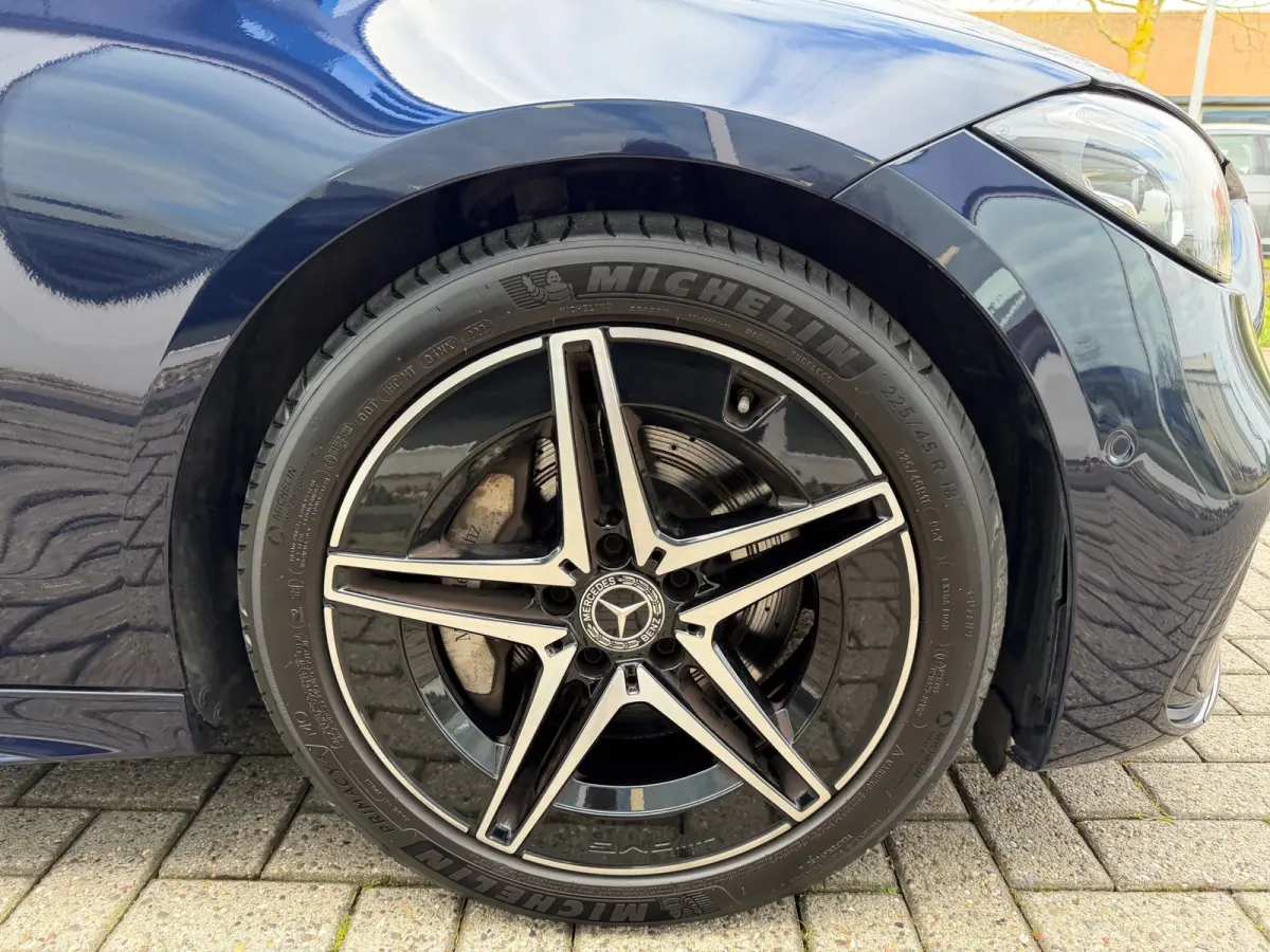 180 AMG Line Nieuw model | Schuifdak