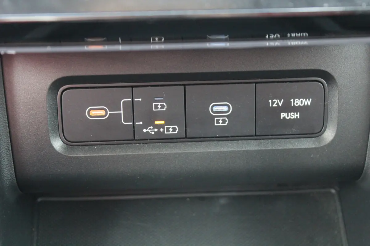 1.6 T-GDI PHEV i-Motion Parkeercamera l Applecarplay /Android auto l Keyless