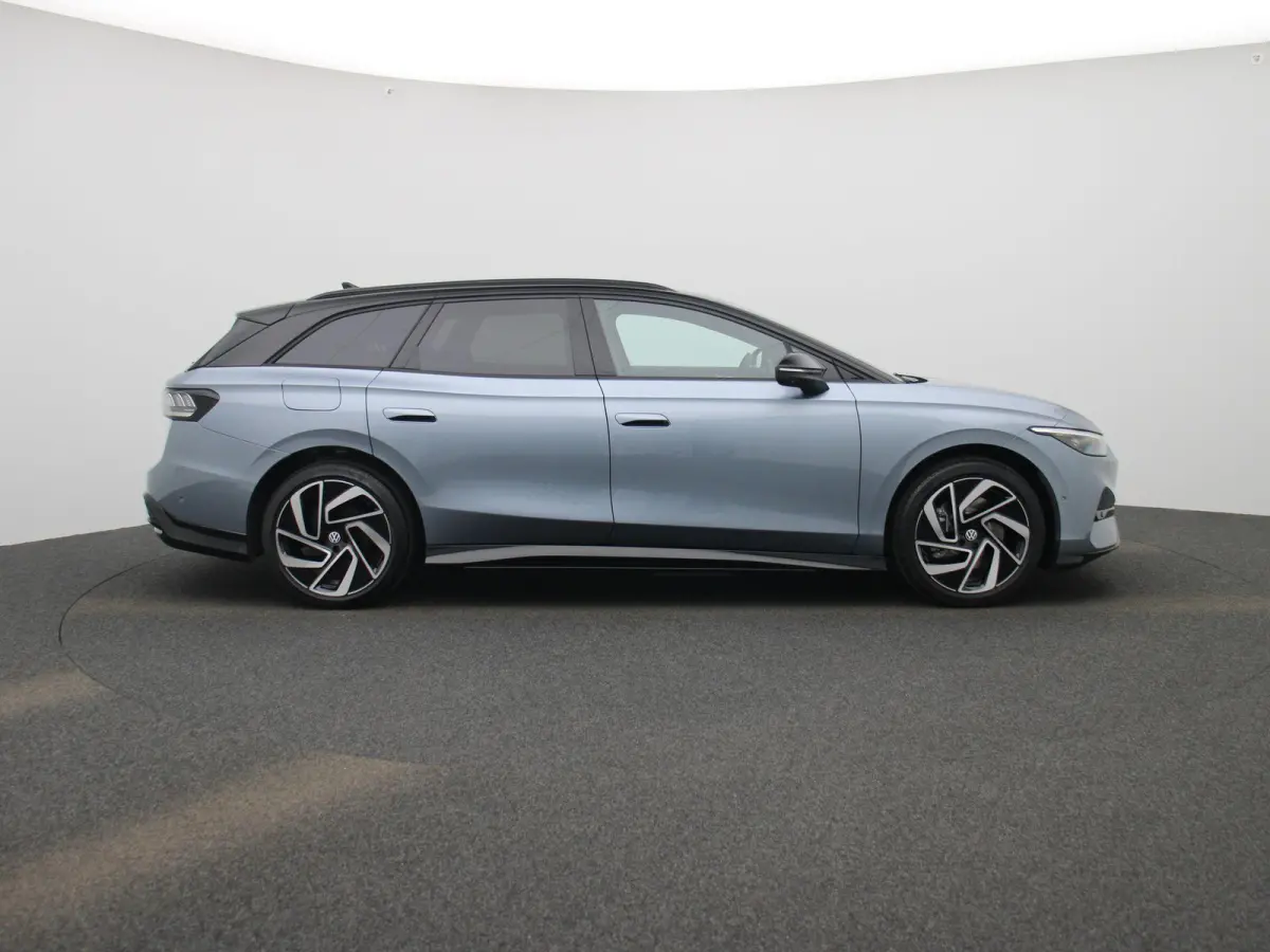 Pro Limited Edition 77 kWh 286 PK | 20" Lichtmetalen velgen | Black Style | Apple Carplay | Navigatie | 360 Camera | Achterklep elektrisch | Head-up display | Memory stoelen | Ruiten getint 
