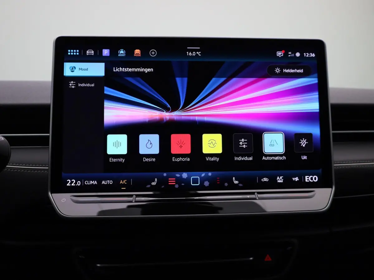 Pro Limited Edition 77 kWh 286 PK | 20" Lichtmetalen velgen | Black Style | Apple Carplay | Navigatie | 360 Camera | Achterklep elektrisch | Head-up display | Memory stoelen | Ruiten getint 
