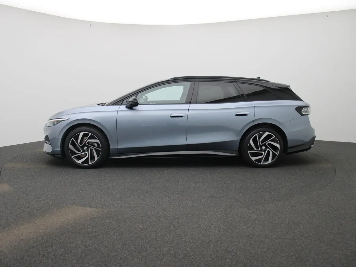 Pro Limited Edition 77 kWh 286 PK | 20" Lichtmetalen velgen | Black Style | Apple Carplay | Navigatie | 360 Camera | Achterklep elektrisch | Head-up display | Memory stoelen | Ruiten getint 