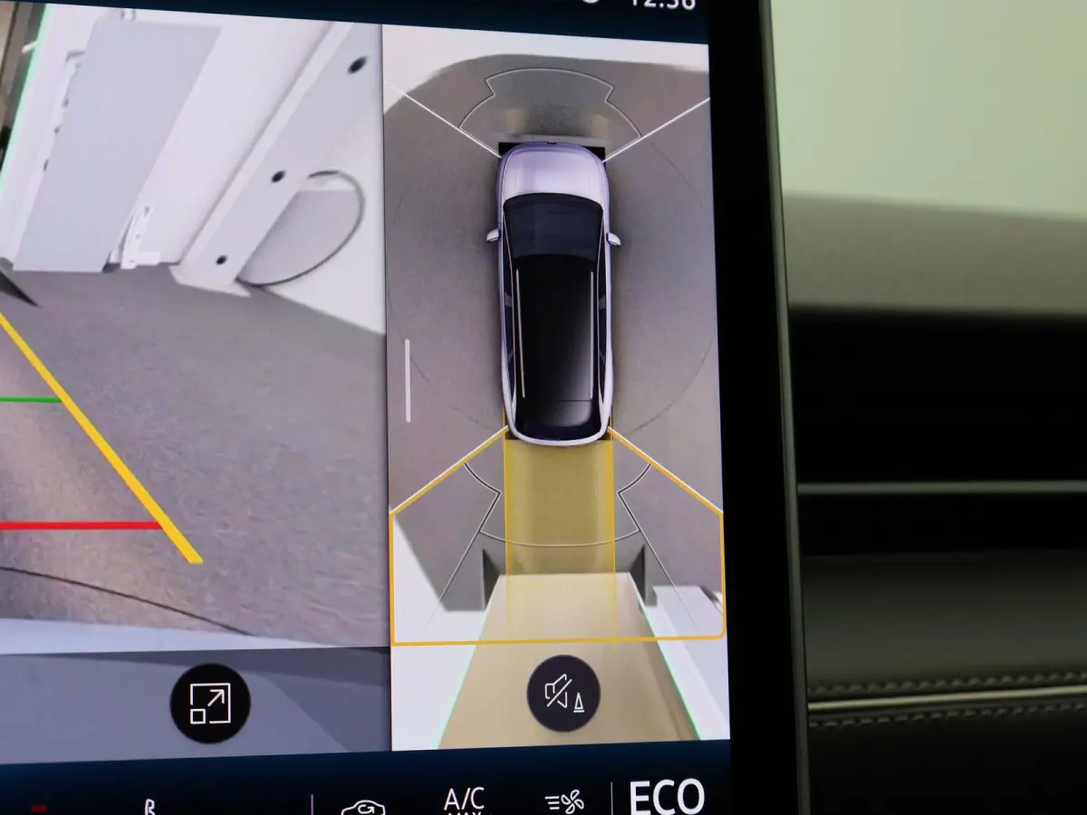 Pro Limited Edition 77 kWh 286 PK | 20" Lichtmetalen velgen | Black Style | Apple Carplay | Navigatie | 360 Camera | Achterklep elektrisch | Head-up display | Memory stoelen | Ruiten getint 