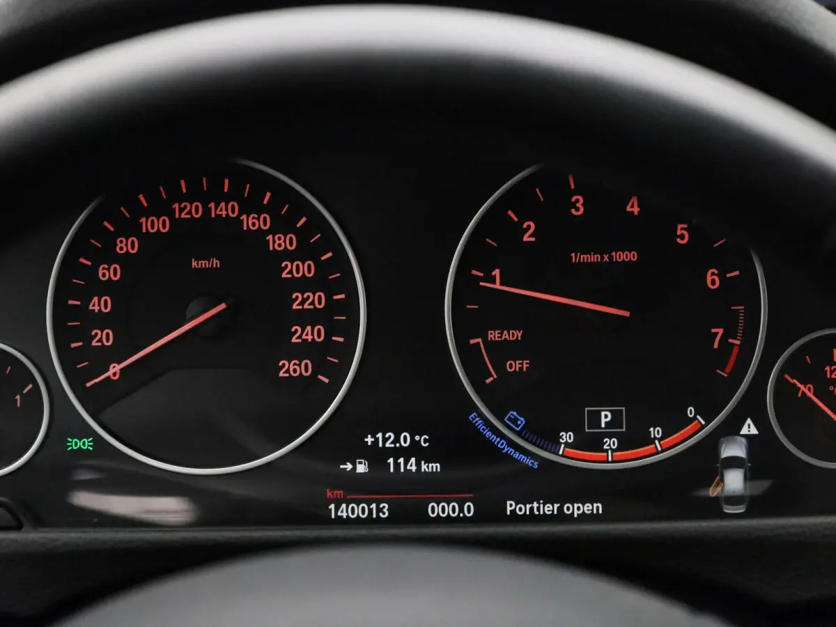 318i Executive | Automaat | Navigatie | Cruise Control | Parkeersensoren |