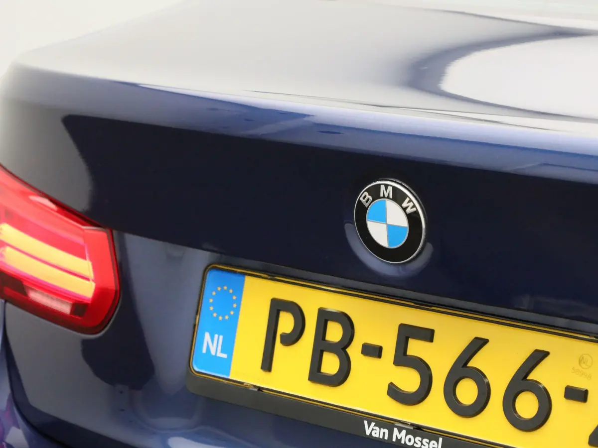 318i Executive | Automaat | Navigatie | Cruise Control | Parkeersensoren |