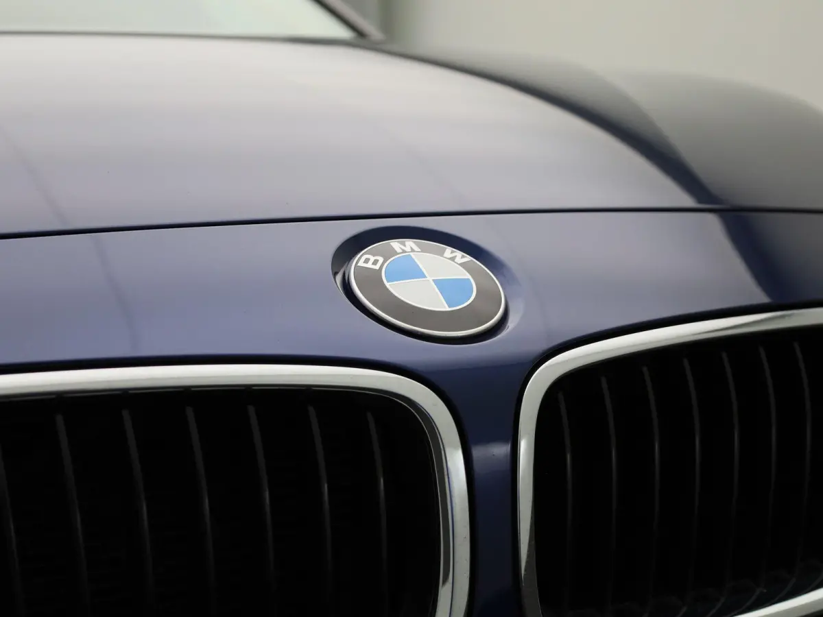 318i Executive | Automaat | Navigatie | Cruise Control | Parkeersensoren |