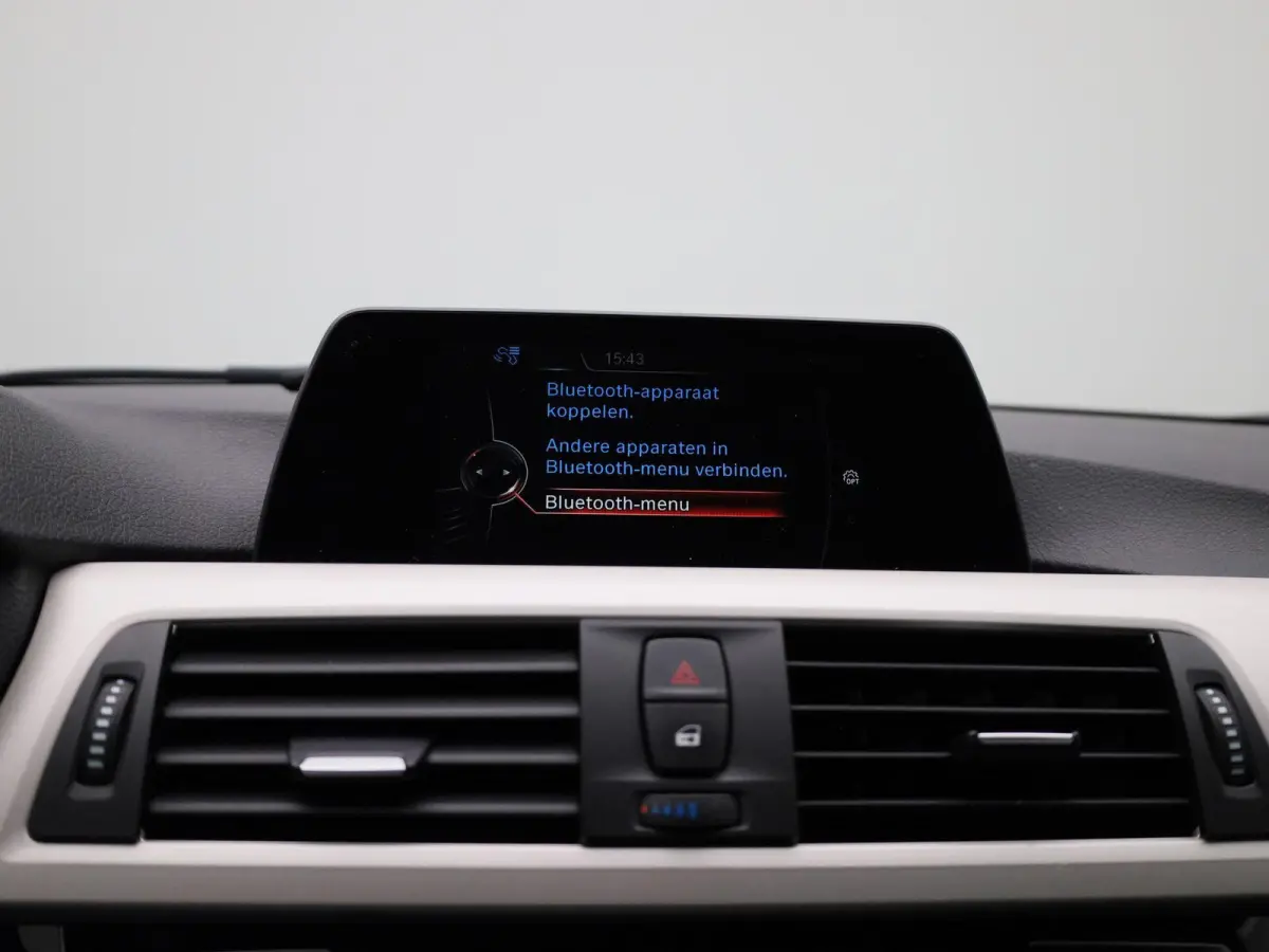 318i Executive | Automaat | Navigatie | Cruise Control | Parkeersensoren |