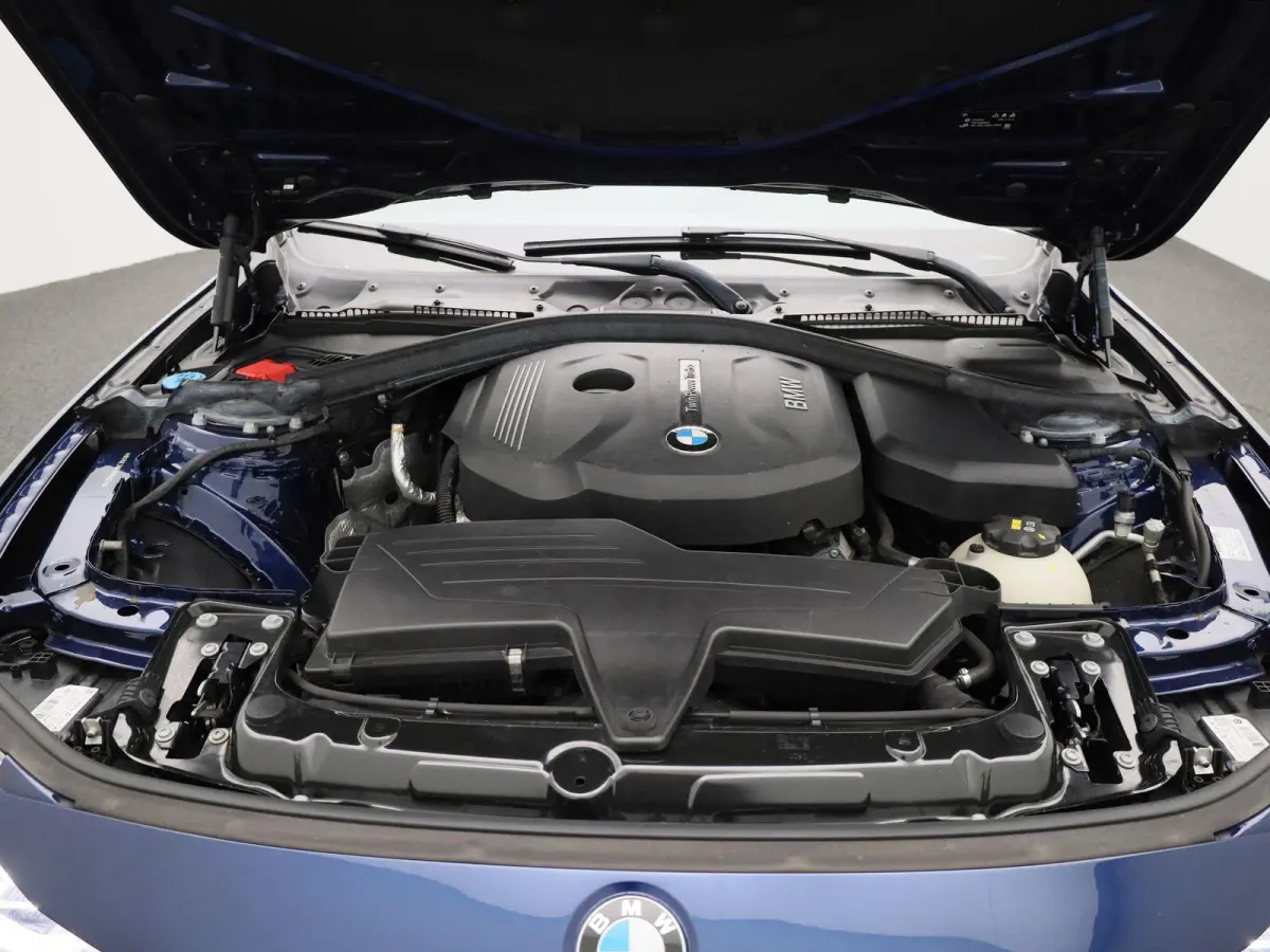 318i Executive | Automaat | Navigatie | Cruise Control | Parkeersensoren |