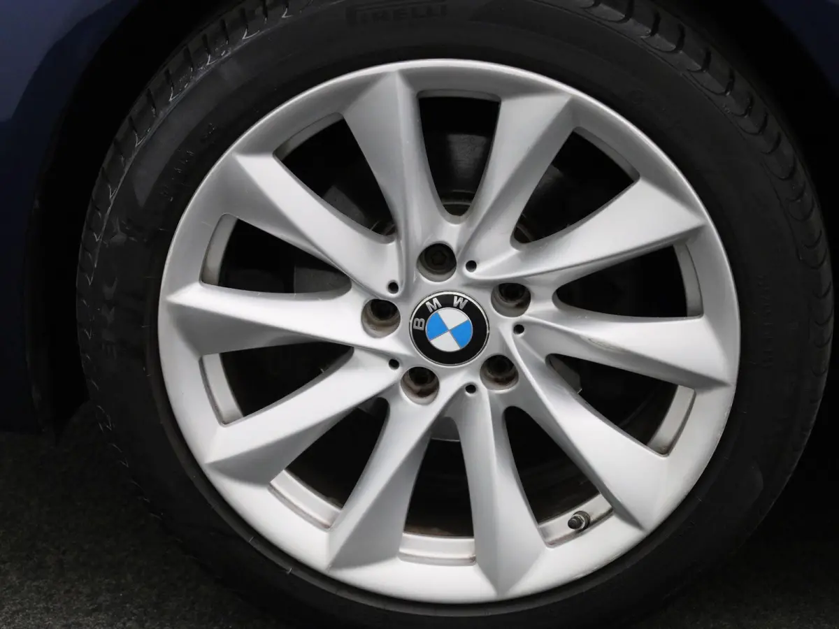 318i Executive | Automaat | Navigatie | Cruise Control | Parkeersensoren |