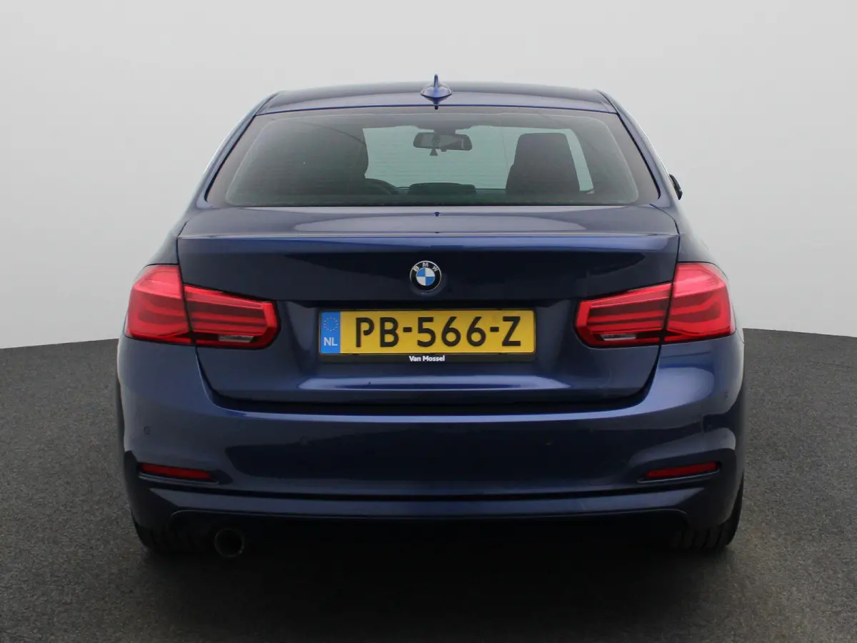 318i Executive | Automaat | Navigatie | Cruise Control | Parkeersensoren |