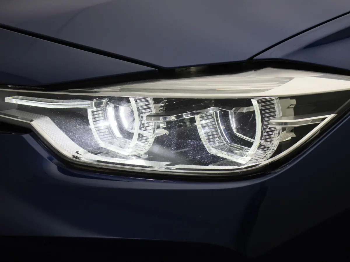 318i Executive | Automaat | Navigatie | Cruise Control | Parkeersensoren |