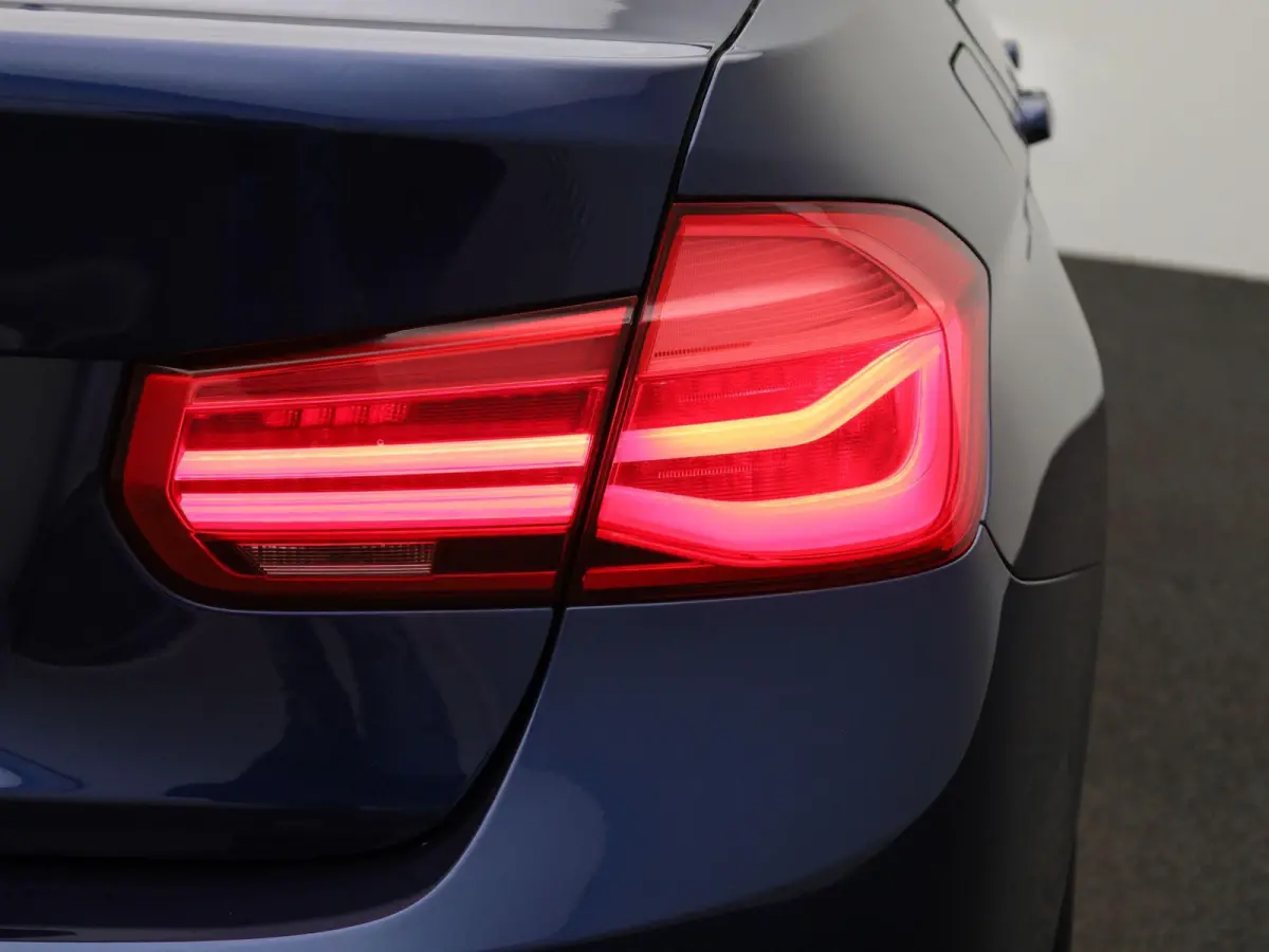318i Executive | Automaat | Navigatie | Cruise Control | Parkeersensoren |
