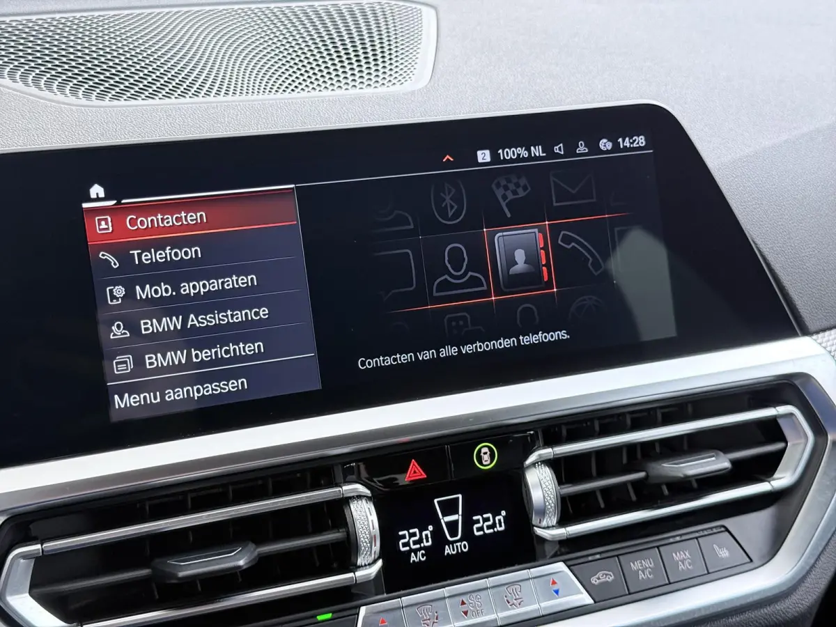 318i High Executive Edition VAN: 33.900,- VOOR: 28.877,- UW HERFSTVOORDEEL: 5.023 ,-  M-SPORT| Afneembare trekhaak | Stoelverwarming | Origineel Nederlands geleverd (NAP) | Rijklaar geleverd