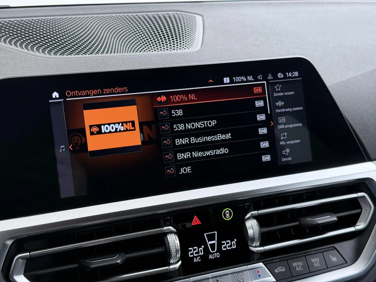 318i High Executive Edition VAN: 33.900,- VOOR: 28.877,- UW HERFSTVOORDEEL: 5.023 ,-  M-SPORT| Afneembare trekhaak | Stoelverwarming | Origineel Nederlands geleverd (NAP) | Rijklaar geleverd