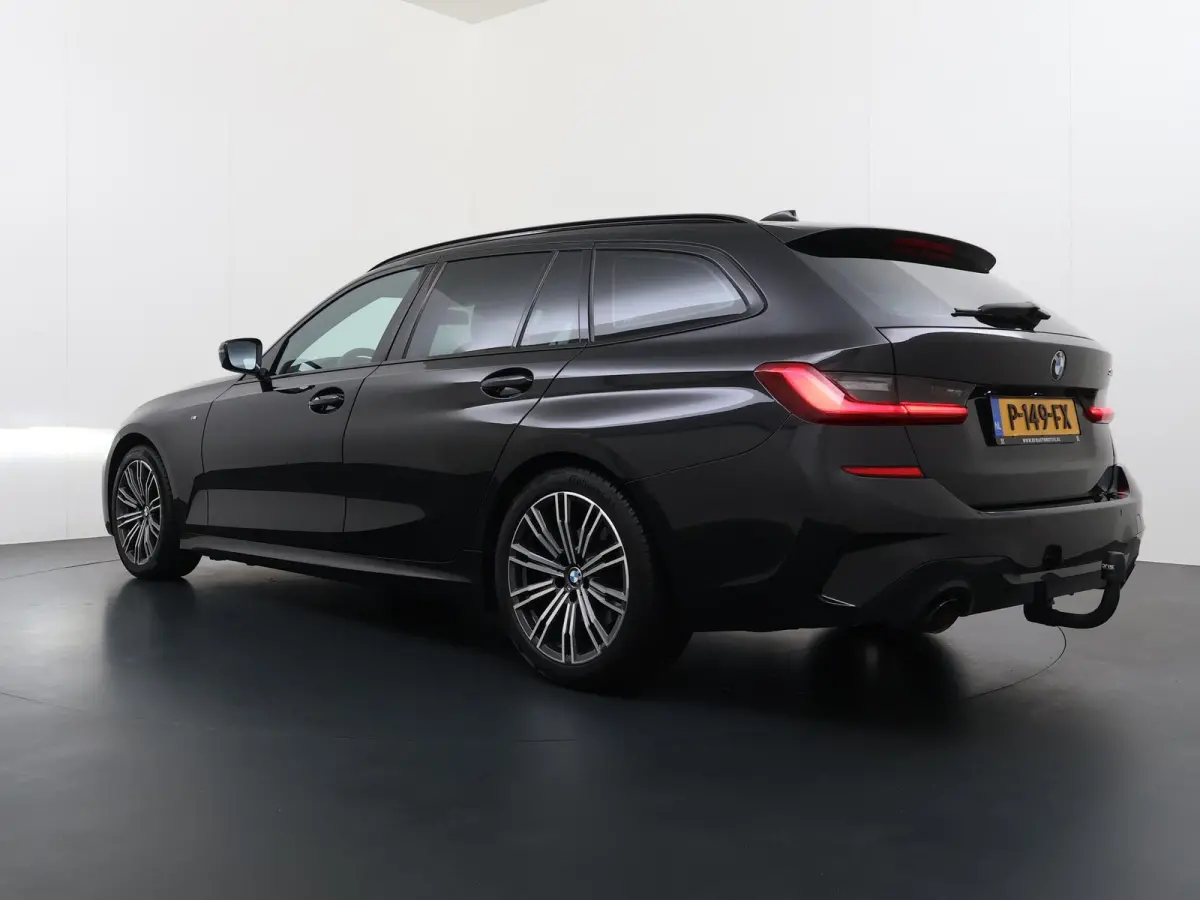318i High Executive Edition VAN: 33.900,- VOOR: 28.877,- UW HERFSTVOORDEEL: 5.023 ,-  M-SPORT| Afneembare trekhaak | Stoelverwarming | Origineel Nederlands geleverd (NAP) | Rijklaar geleverd
