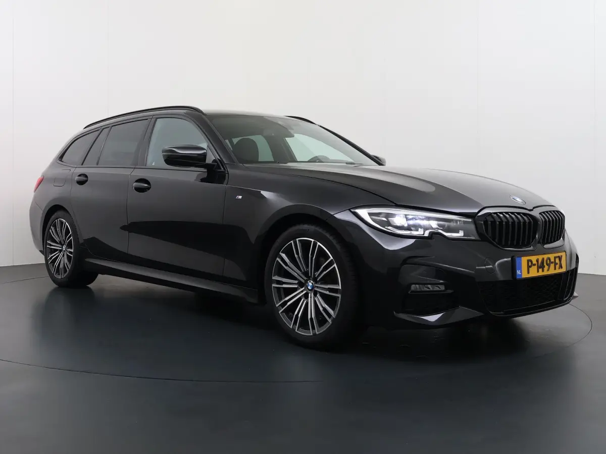 318i High Executive Edition VAN: 33.900,- VOOR: 28.877,- UW HERFSTVOORDEEL: 5.023 ,-  M-SPORT| Afneembare trekhaak | Stoelverwarming | Origineel Nederlands geleverd (NAP) | Rijklaar geleverd