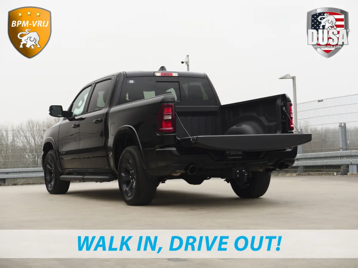 1500 | Bighorn | 3.0L I6 Hurricane | Crew Cab | 4X4 | Stuur/stoel verwarming | Night edition | Panorama dak Getoonde accessoires zijn verkrijgbaar tegen meerprijs