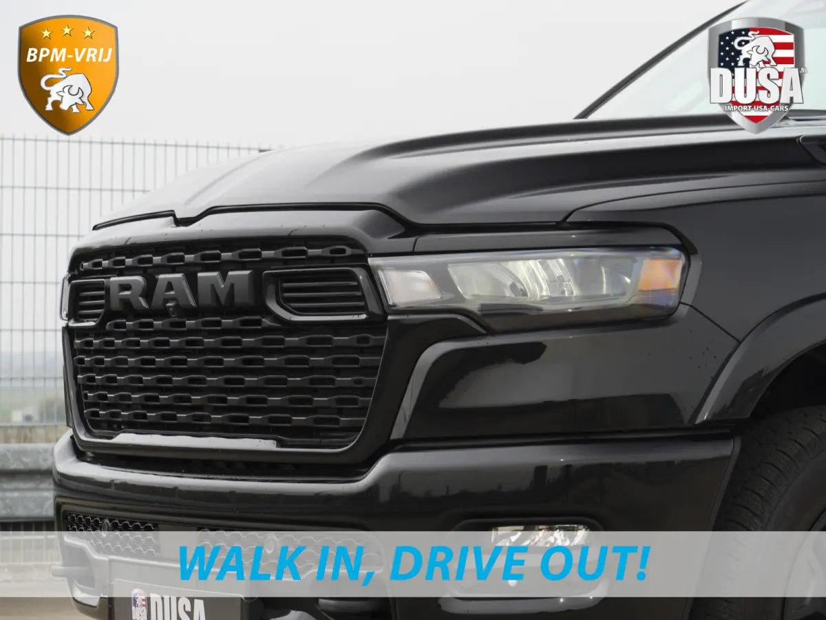 1500 | Bighorn | 3.0L I6 Hurricane | Crew Cab | 4X4 | Stuur/stoel verwarming | Night edition | Panorama dak Getoonde accessoires zijn verkrijgbaar tegen meerprijs