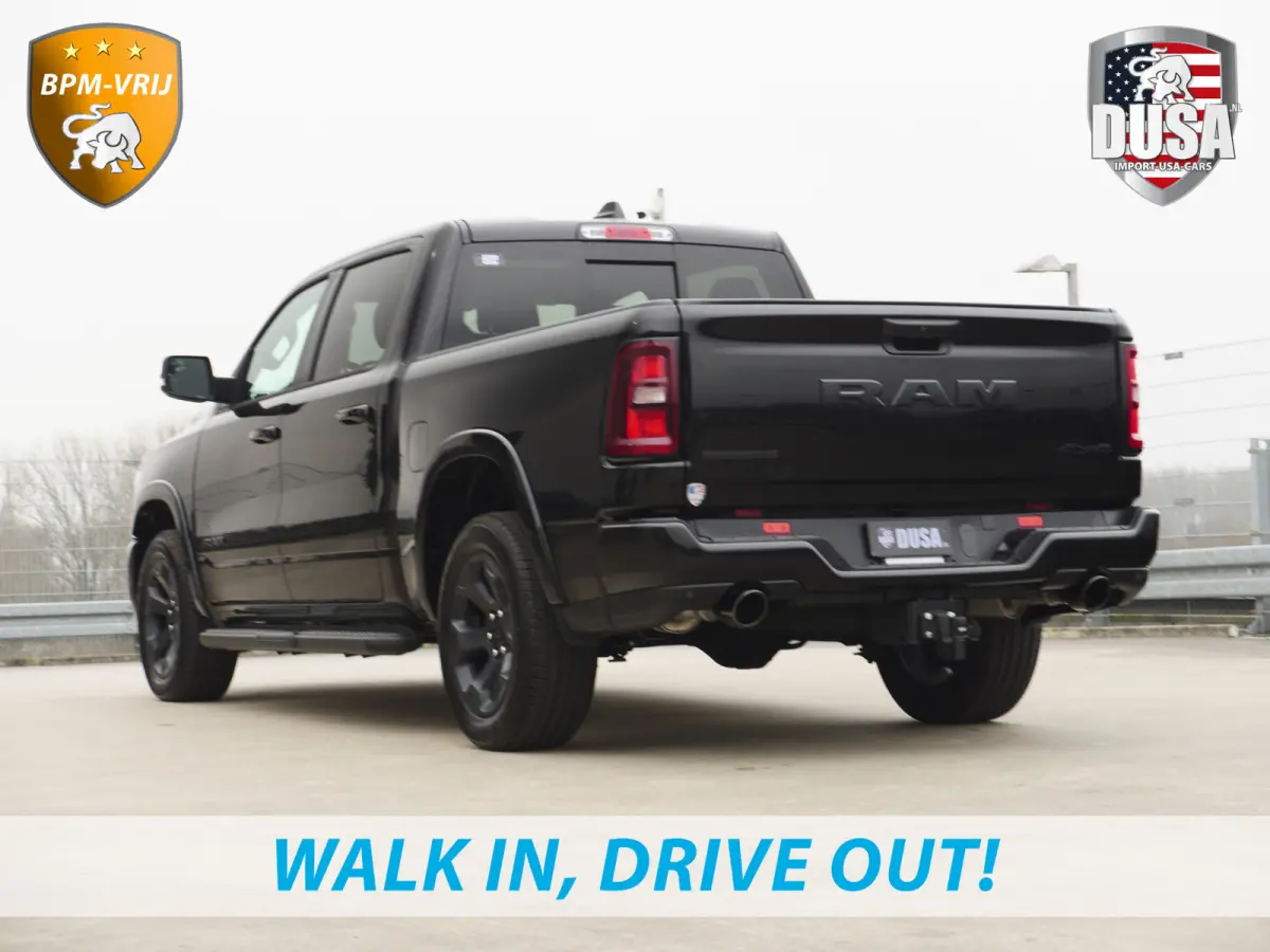 1500 | Bighorn | 3.0L I6 Hurricane | Crew Cab | 4X4 | Stuur/stoel verwarming | Night edition | Panorama dak Getoonde accessoires zijn verkrijgbaar tegen meerprijs