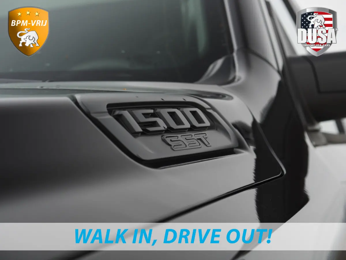 1500 | Bighorn | 3.0L I6 Hurricane | Crew Cab | 4X4 | Stuur/stoel verwarming | Night edition | Panorama dak Getoonde accessoires zijn verkrijgbaar tegen meerprijs