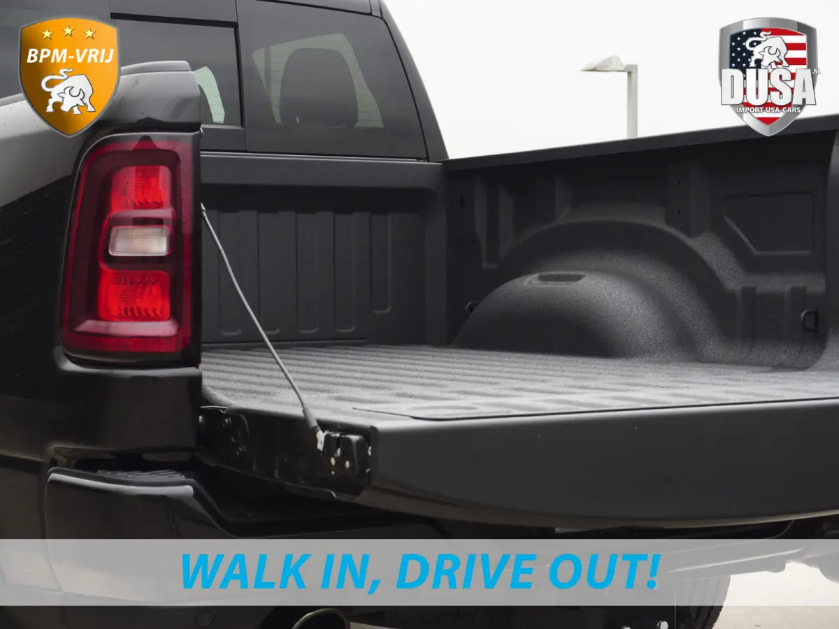 1500 | Bighorn | 3.0L I6 Hurricane | Crew Cab | 4X4 | Stuur/stoel verwarming | Night edition | Panorama dak Getoonde accessoires zijn verkrijgbaar tegen meerprijs