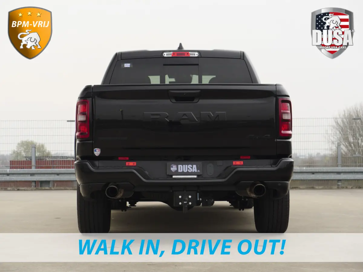 1500 | Bighorn | 3.0L I6 Hurricane | Crew Cab | 4X4 | Stuur/stoel verwarming | Night edition | Panorama dak Getoonde accessoires zijn verkrijgbaar tegen meerprijs