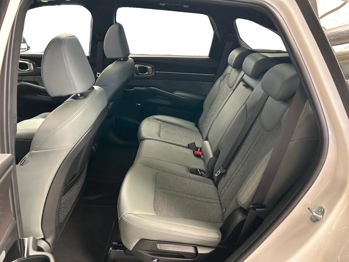 1.6 T-GDi Plug-in Hybrid 4WD DynamicPlusLine 7p | Apple Carplay / Android Auto | Navigatiesysteem | Licht + Regensensor | Stoel + Stuurverwarming | Elektrisch Verstelbare Bestuurdersstoel | 