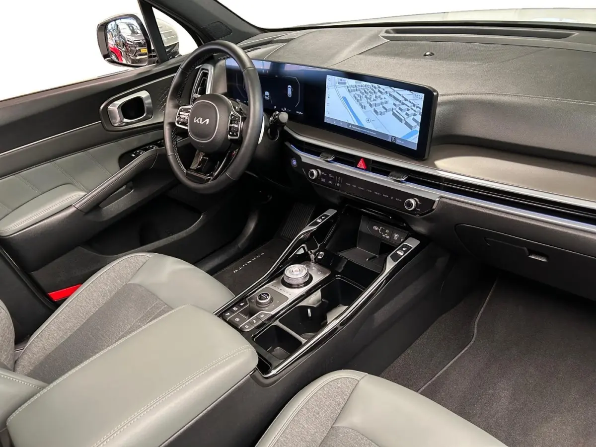 1.6 T-GDi Plug-in Hybrid 4WD DynamicPlusLine 7p | Apple Carplay / Android Auto | Navigatiesysteem | Licht + Regensensor | Stoel + Stuurverwarming | Elektrisch Verstelbare Bestuurdersstoel | 
