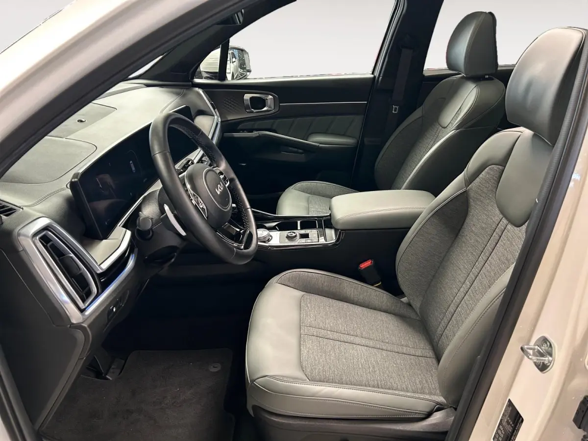 1.6 T-GDi Plug-in Hybrid 4WD DynamicPlusLine 7p | Apple Carplay / Android Auto | Navigatiesysteem | Licht + Regensensor | Stoel + Stuurverwarming | Elektrisch Verstelbare Bestuurdersstoel | 