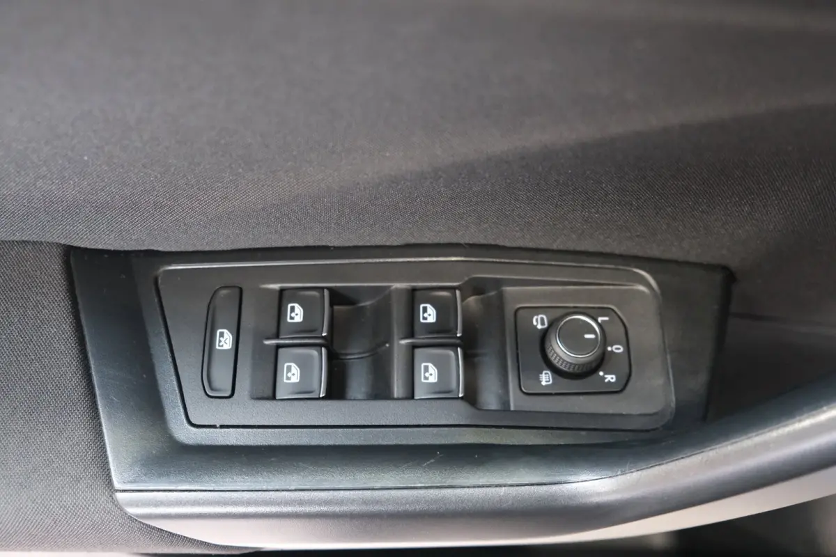 1.5 TSI Style Business Automaat - N.A.P. Airco, Crusie, Navi, PDC, Carplay.