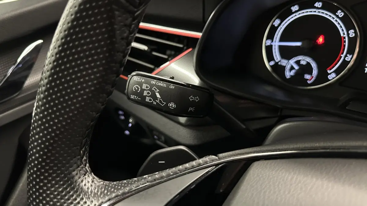 1.0 TSI Sport Business LM CRUISE CARPLAY ECC.