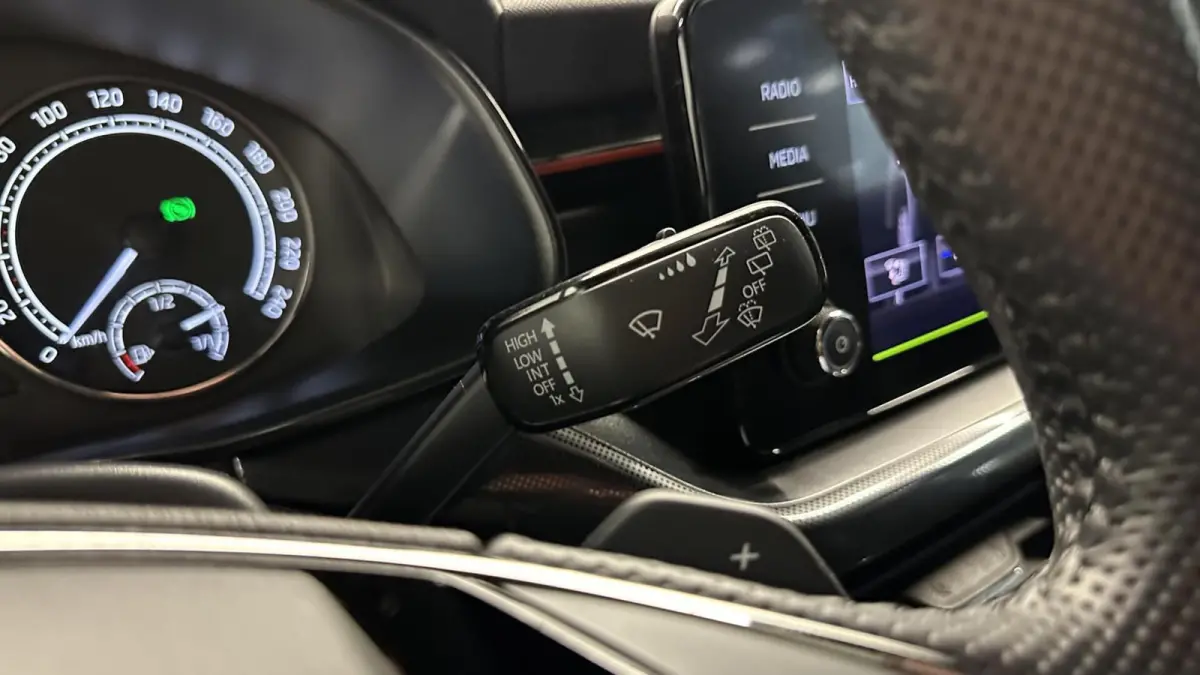 1.0 TSI Sport Business LM CRUISE CARPLAY ECC.