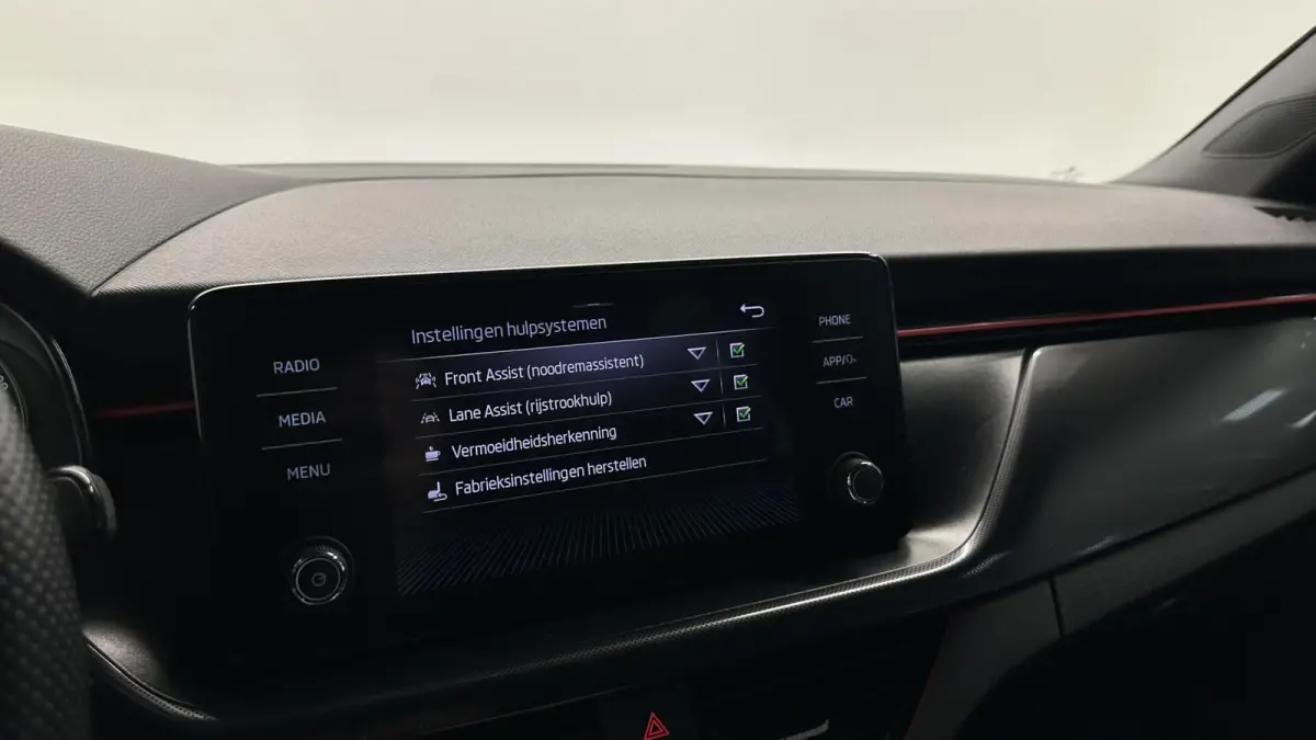 1.0 TSI Sport Business LM CRUISE CARPLAY ECC.