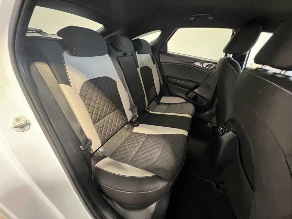 1.0 T-GDI GT-Line Edition | Navigatie/Android/Apple Carplay | LM Velgen 17" | Cruise Control | Achteruitrijcamera + PDC Achter | Airco |