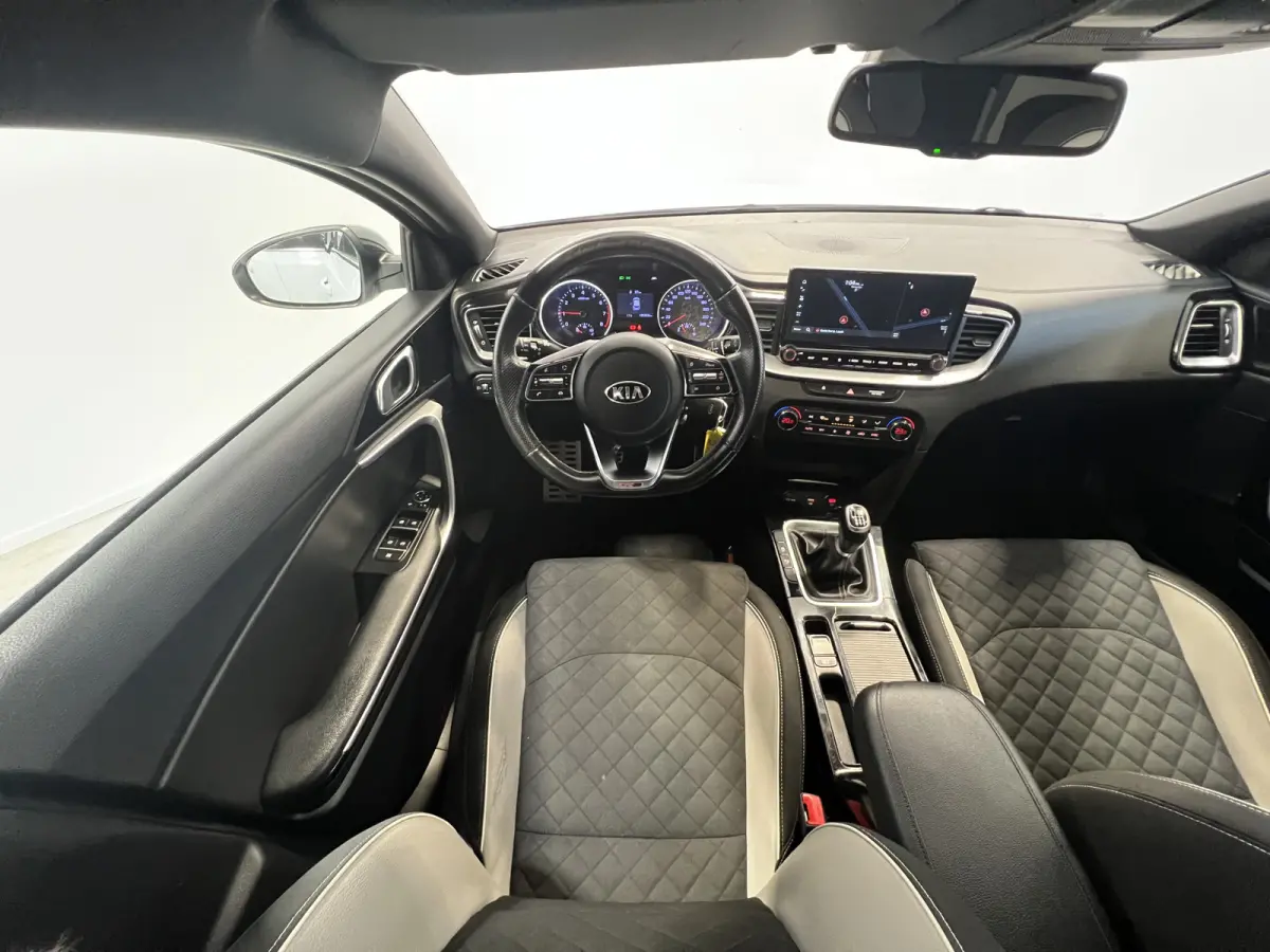 1.0 T-GDI GT-Line Edition | Navigatie/Android/Apple Carplay | LM Velgen 17" | Cruise Control | Achteruitrijcamera + PDC Achter | Airco |