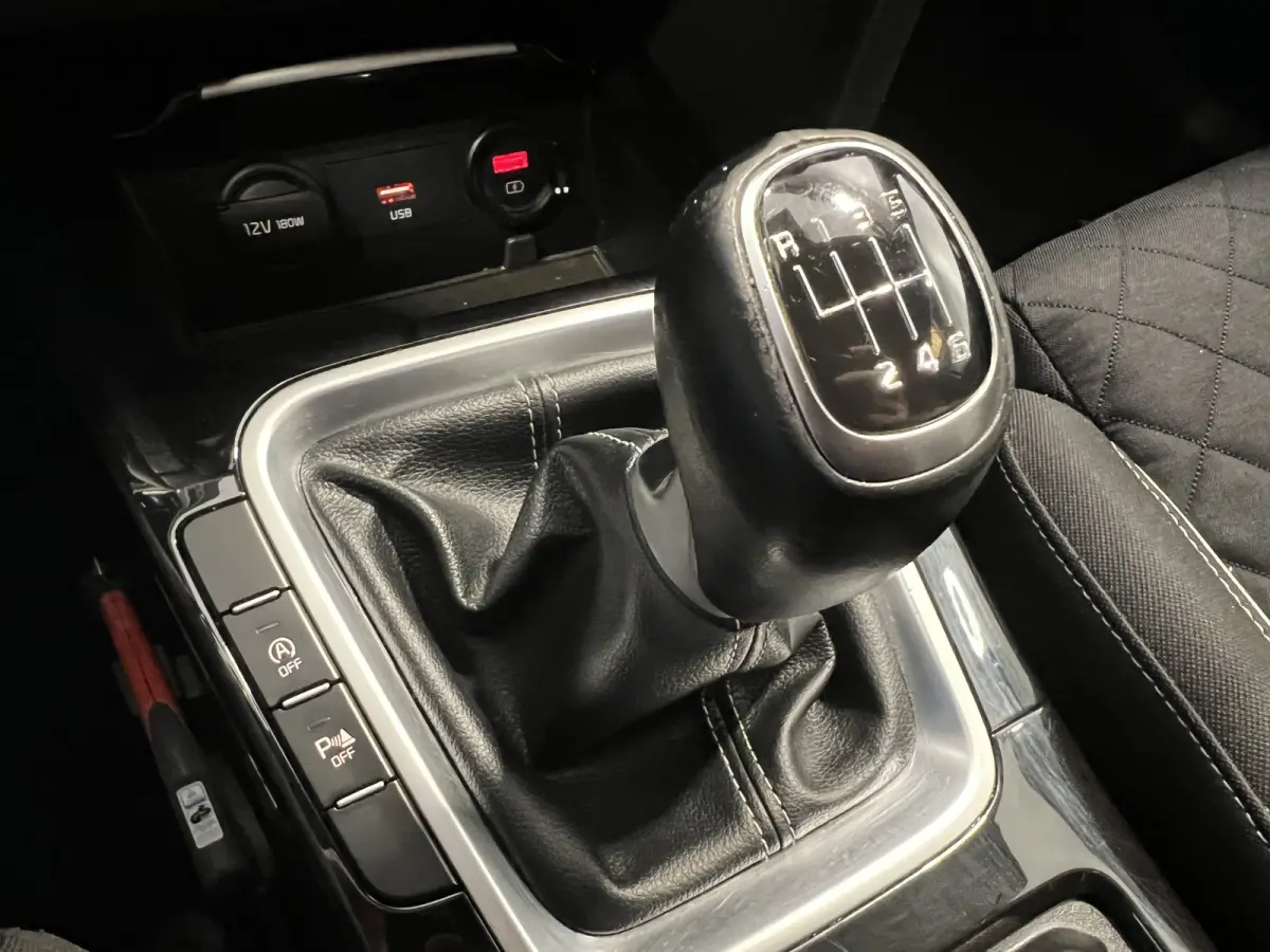 1.0 T-GDI GT-Line Edition | Navigatie/Android/Apple Carplay | LM Velgen 17" | Cruise Control | Achteruitrijcamera + PDC Achter | Airco |