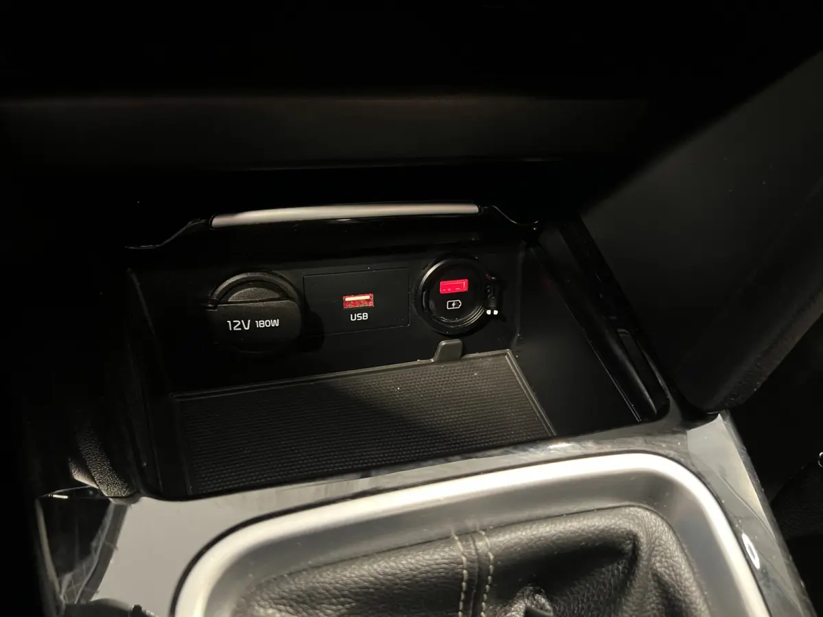 1.0 T-GDI GT-Line Edition | Navigatie/Android/Apple Carplay | LM Velgen 17" | Cruise Control | Achteruitrijcamera + PDC Achter | Airco |