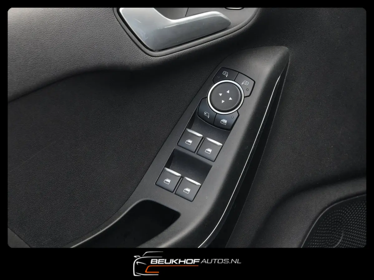 1.0 EcoBoost Titanium Carplay Navi Cruise Contr