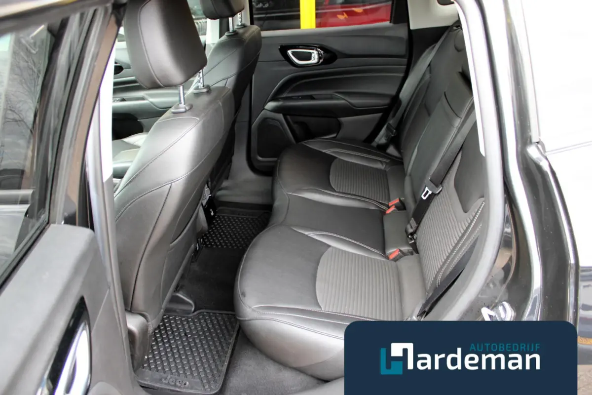 4xe Plug-in Hybrid Limited Lease Ed.