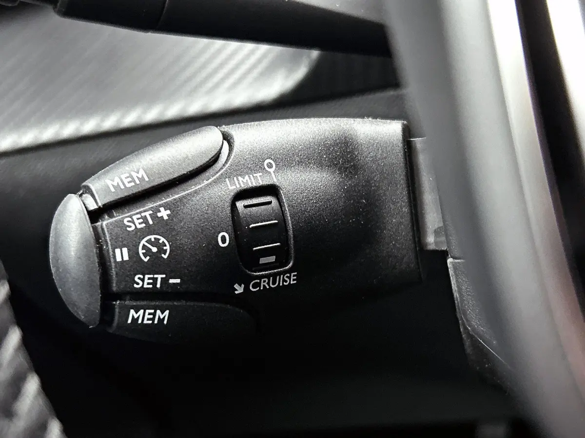 1.2 Style 100pk | Navigatie | Airco | Cruise Control | LED | Parkeersensoren | Apple Carplay/Android Auto |
