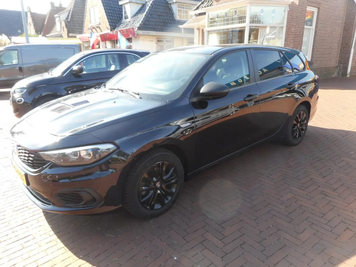 1.4 Street CRUISE CONTROL+NAVIGATIE+METALLIC+RESERVEWIEL